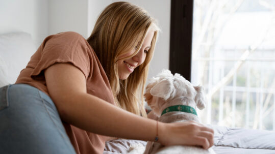 Can My Pet Stay With Me During In-Home Detox?