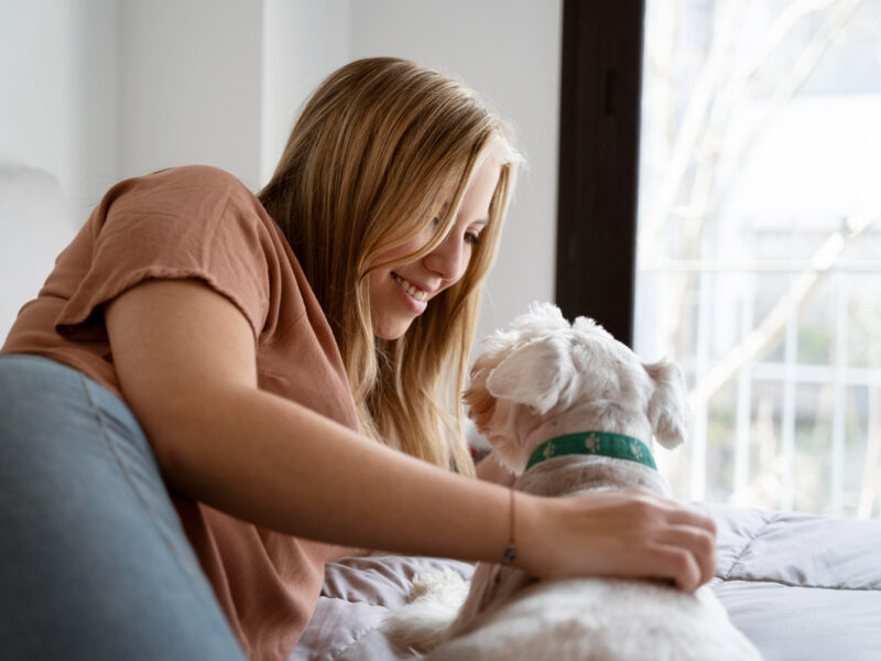 Can My Pet Stay With Me During In-Home Detox?